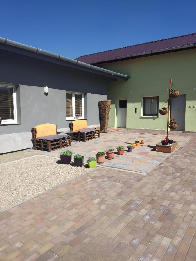 Apartman Blizko Brna S Dobovymi Dekoracemi Διαμέρισμα Melcany Εξωτερικό φωτογραφία