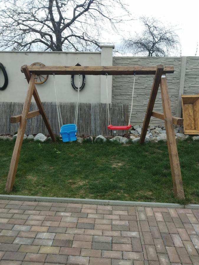 Apartman Blizko Brna S Dobovymi Dekoracemi Διαμέρισμα Melcany Εξωτερικό φωτογραφία