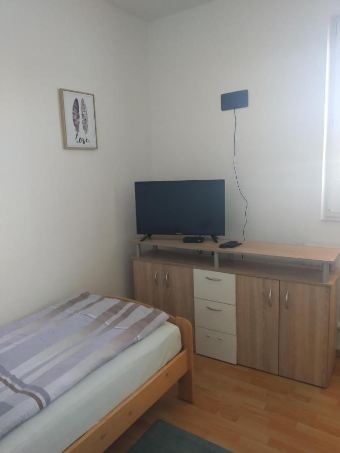 Apartman Blizko Brna S Dobovymi Dekoracemi Διαμέρισμα Melcany Εξωτερικό φωτογραφία